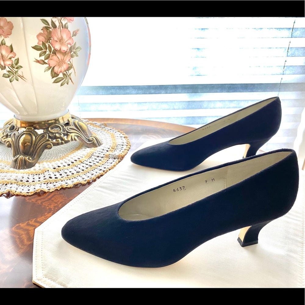 Liz Claiborne Suede Pumps - Made in Spain!